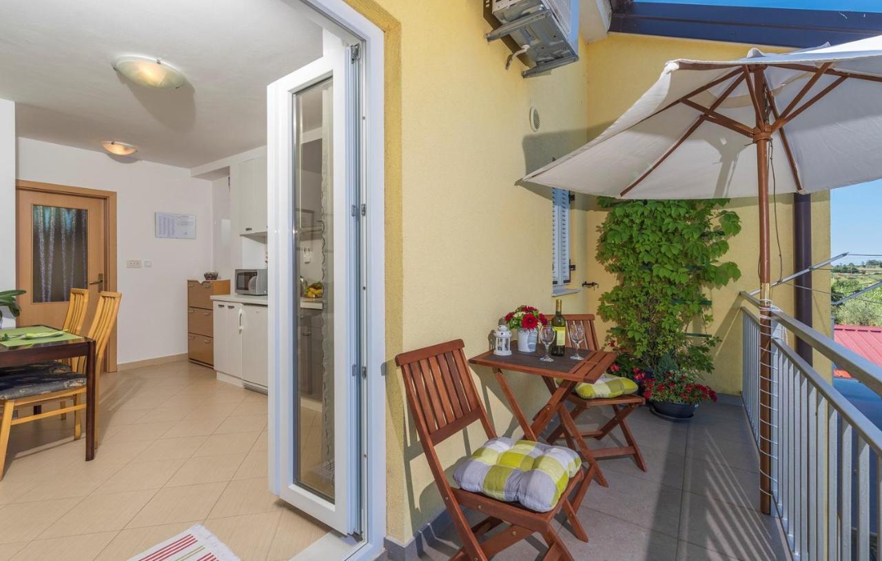 Apartment Nensi Poreč Exterior foto